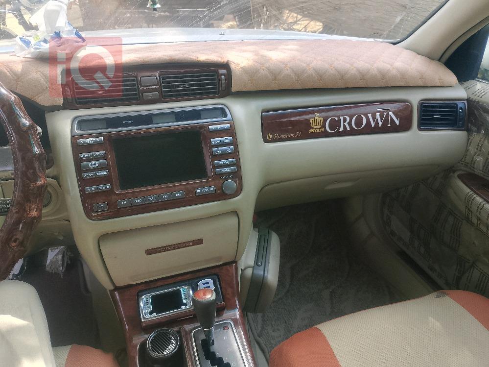 تۆیۆتا کراون